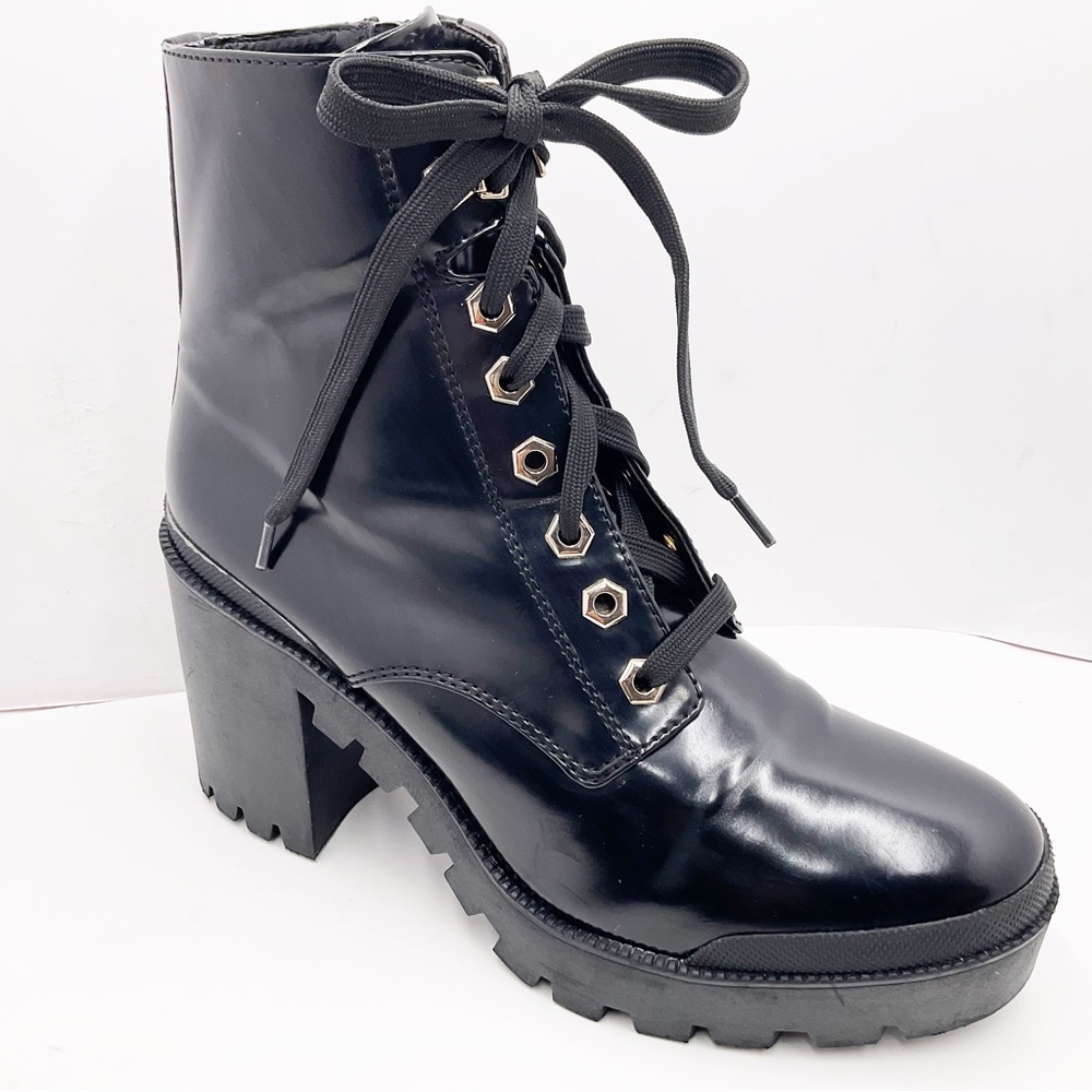 {Bershka} Laced-Up Lug Sole Boots